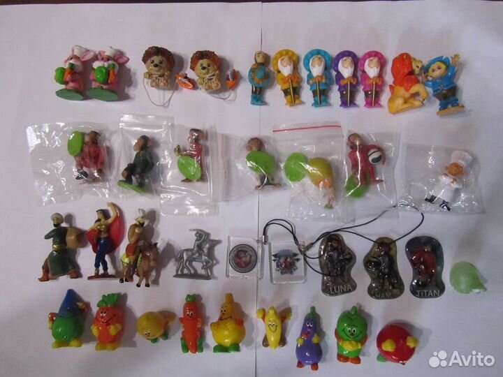 Игрушки из разных серий Ландрин