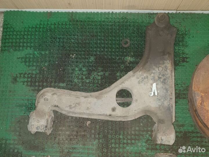 Рычаг передний Опель Вектра Б