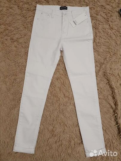 Джинсы белые стренч 42р новые