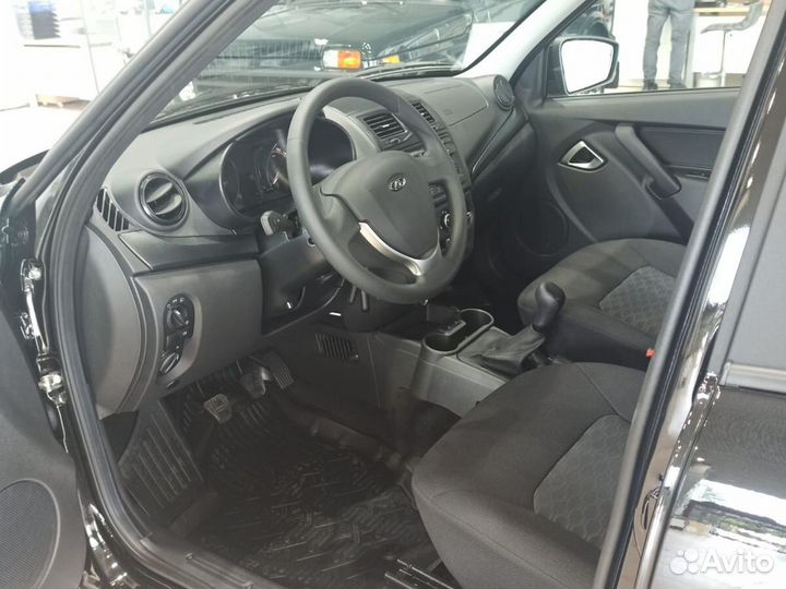 LADA Granta 1.6 МТ, 2023