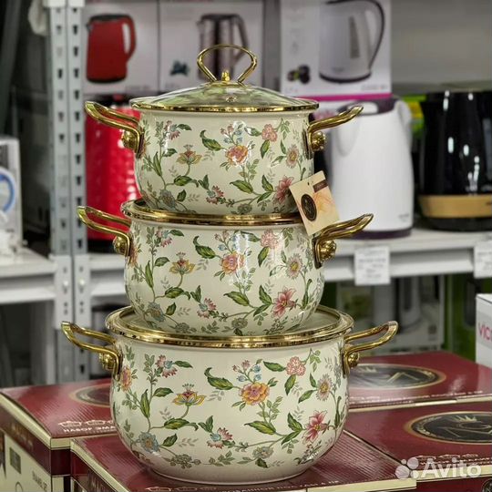 Набор кастрюль