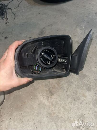 Зеркало заднего вида