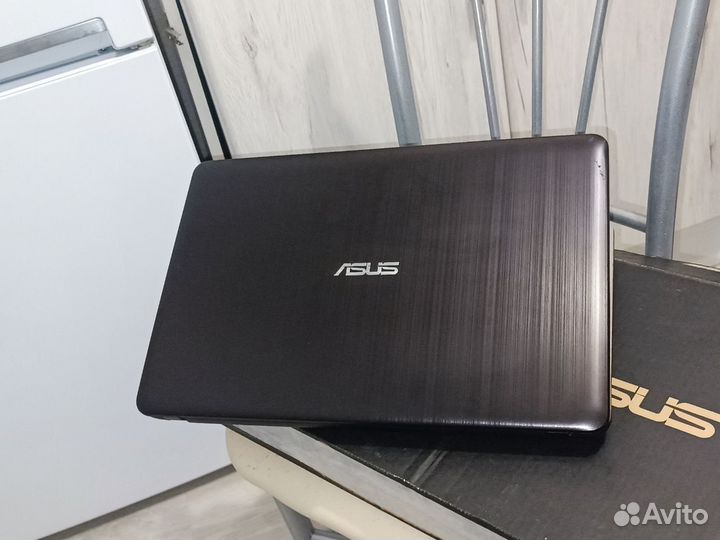 Ноутбук Asus / Silver N5000 / MX110 / 2018год