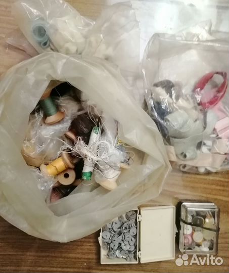 Пуговицы и нитки