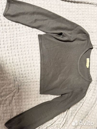 Укороченный топ с длинными рукавами