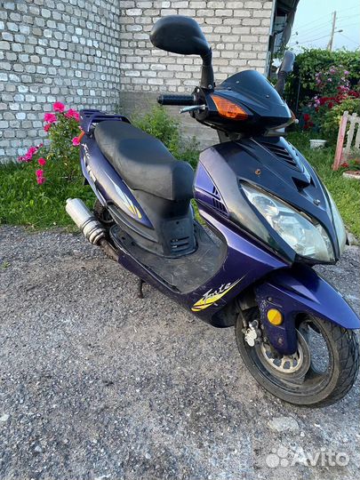 Продаю скутер V5