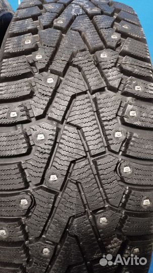 Pirelli Ice Zero 215/65 R16