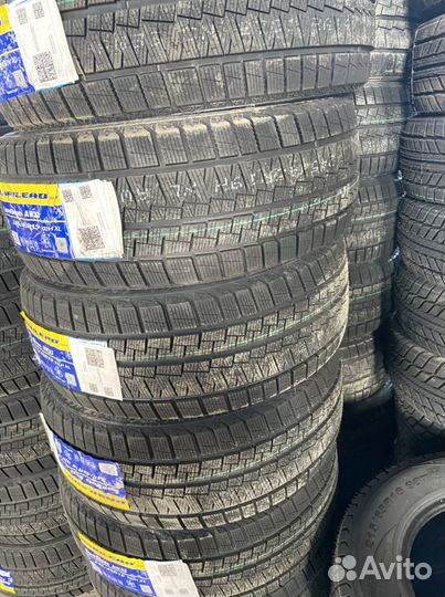 Habilead SnowShoes AW33 245/45 R19 102H