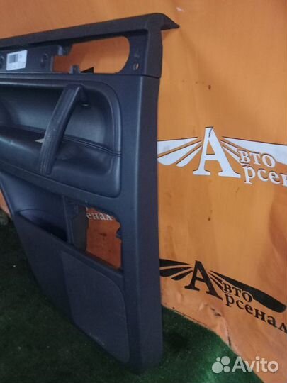 Обшивка боковой двери задняя левая Volkswagen
