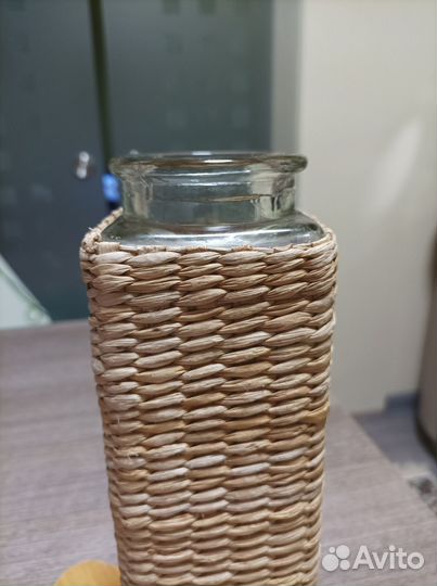 Стеклянная бутылка плетёная