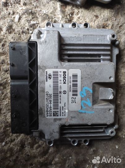 Блок управления двигателем Hyundai Grand Starex d4