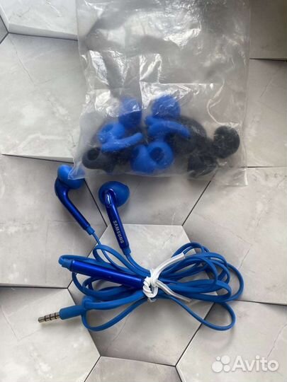Проводные наушники samsung