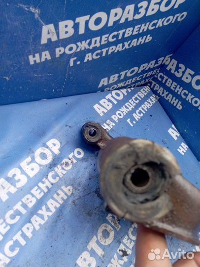 Задний левый рычаг. Nissan Largo минивен KA24DE