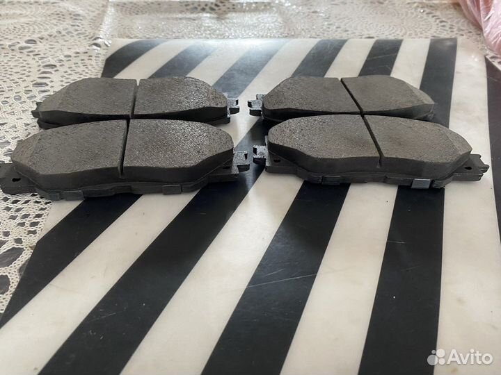 Тормозные колодки передние rav4