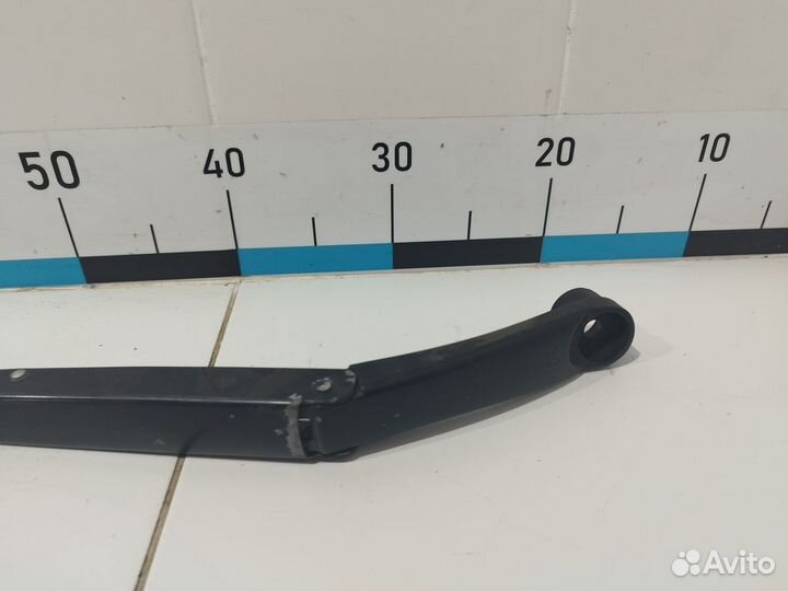 Поводок стеклоочистителя передний правый RIO 2011