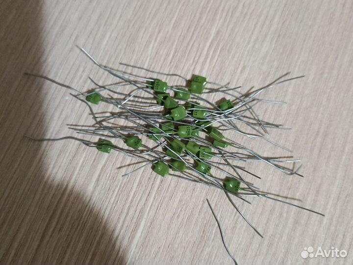 Конденсаторы продаю