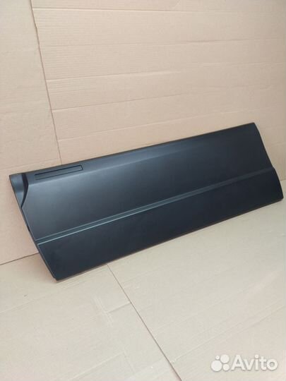 Накладка передней левой двери нива Шевроле бертоне