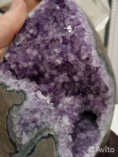 Друза аметиста на подставке