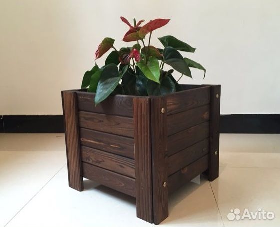 Деревянные уличные кашпо для цветов