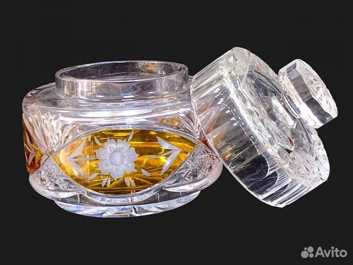 Хрустальная ваза-конфетница с крышкой