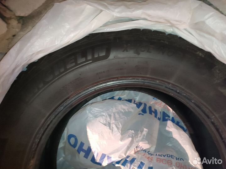 Michelin X-Ice North 4 215/65 R16 102T