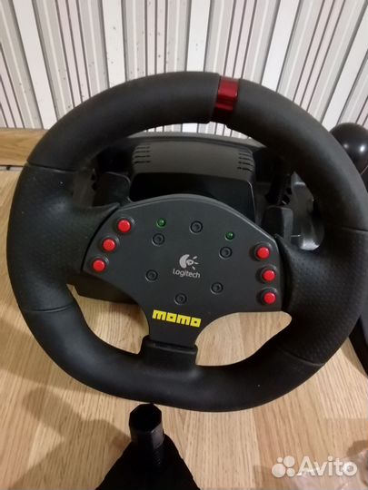 Игровой руль logitech momo racing