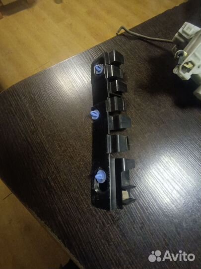 Крепление заднего бампера правое лада ларгус