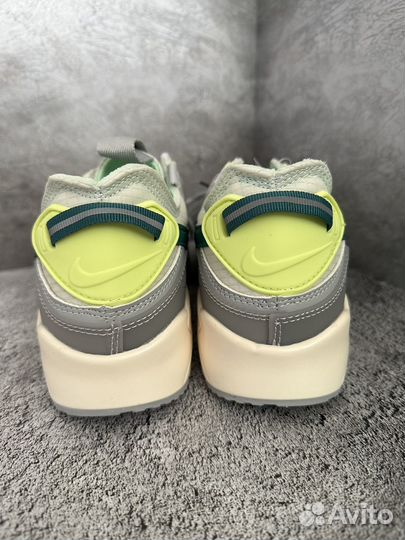 Кроссовки nike