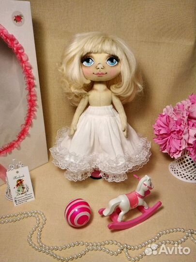 Коллекционная интерьерная текстильная кукла 