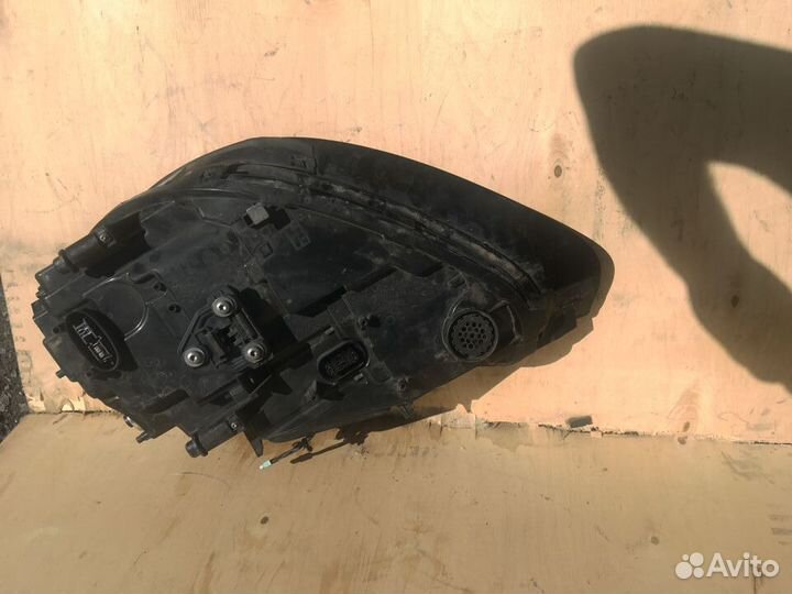 Porsche Cayenne 958 правая фара ксенон