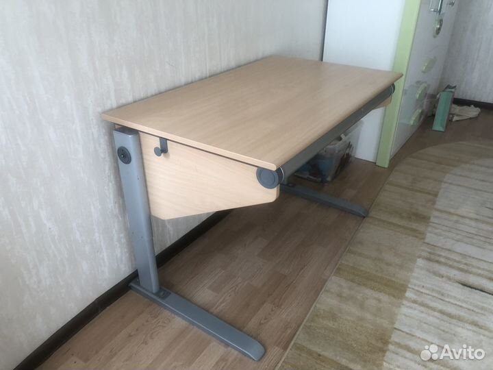 Детский стол парта