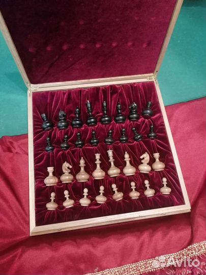 Шахматы Стаунтон Ларец 45*45