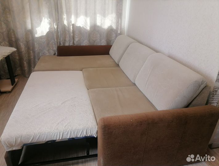 Продаю угловой диван