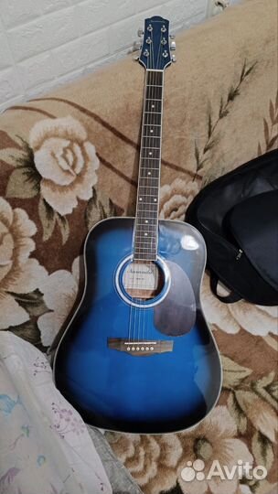 Акустическая гитара