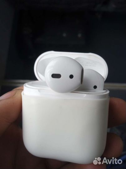 Беспроводные наушники apple airpods