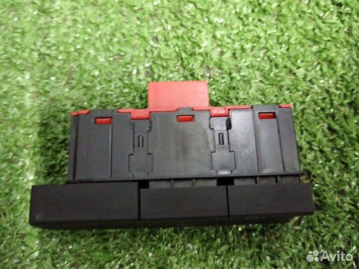 Блок кнопок Audi A1 8X1 caxb 47536 2012