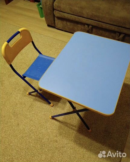 Детский стол и стульчик