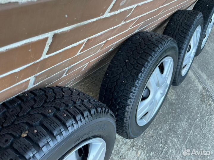 Зимние колеса r14 Yokohama на фита