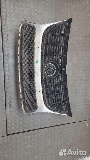 Решетка радиатора Volkswagen Touareg, 2009