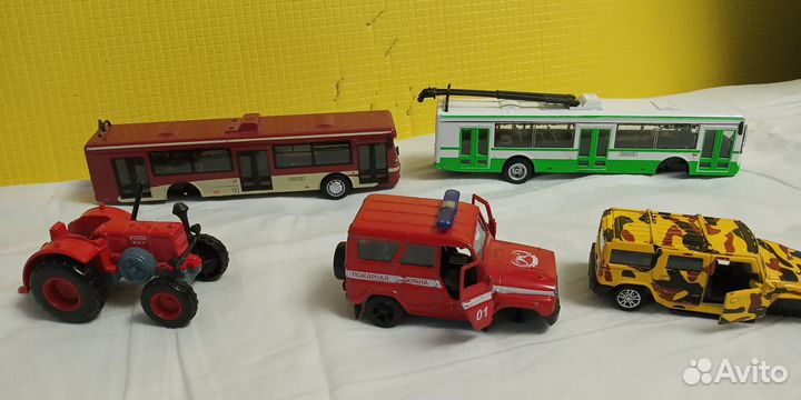 Модели автомобиля металлические на запчасти