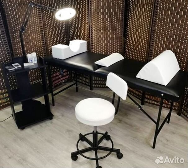 Массажный стол.кушетка. с вырезом и без