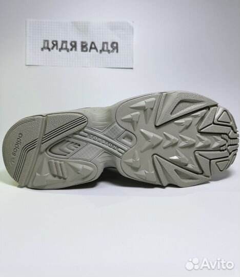 Кроссовки adidas yung оригинал