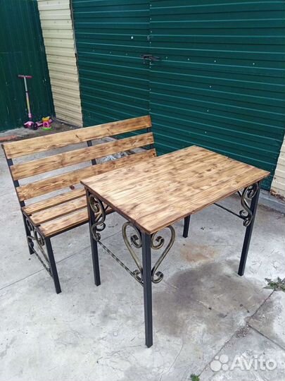 Лавочка со столиком