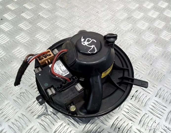 Моторчик печки skoda octavia a7