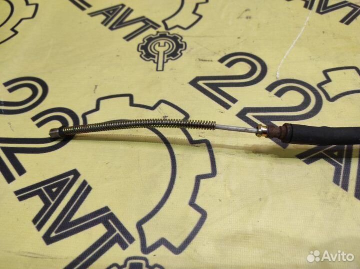 Трос стояночного тормоза правый Subaru Forester