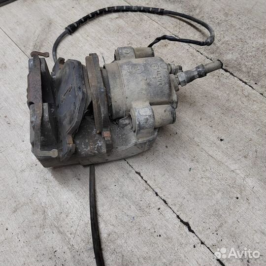 Суппорт тормозной задний правый BMW X5 II (E70) до