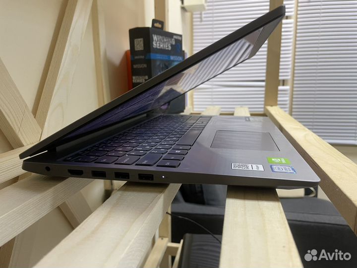 Свежий Lenovo FHD i3-8k/110mx/SSD+HDD/озу 8Gb