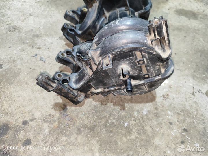 Коллектор впускной Volkswagen Golf 3 купе 1.4 1996