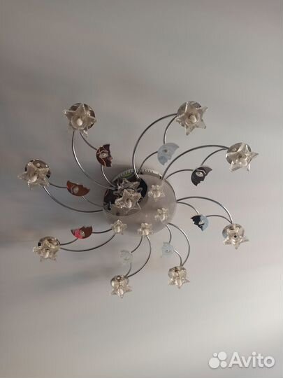 Продам люстру