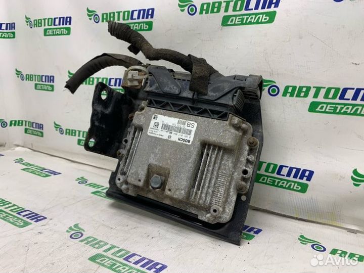 Блок управления двигателем Opel Zafira B Z19DTH